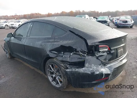 2023 Tesla Model 3 Rear-Wheel Drive z USA, uszkodzony, nr VIN 5YJ3E1EA5PF655708